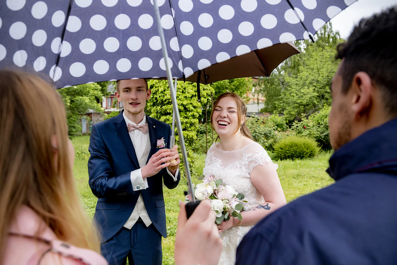Romantische Hochzeitsfotos in Frankfurt – Oberschweinstiege